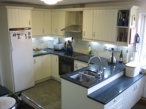 Replacement kitchen for Mr & Mrs Wells Wallingford with 30mm Zodiac quartz worktops