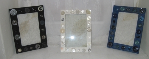 Picture frames with vintage buttons