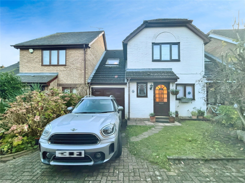 4 bedroom House for sale in St. Christophers Gardens, Ascot